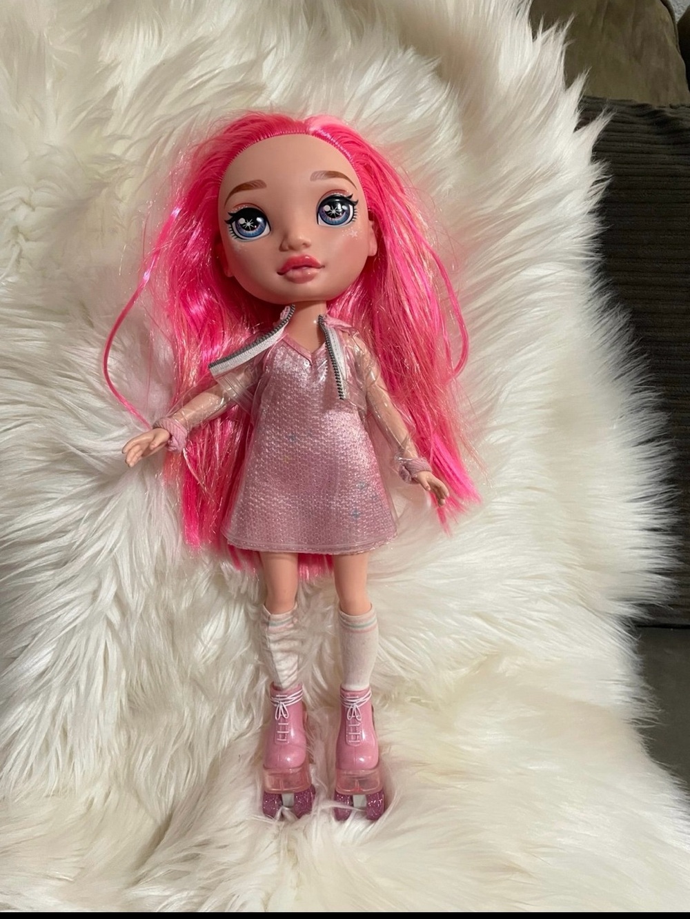 Doll - Picture 3 of 8